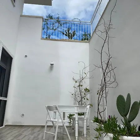 La Casa Di Nina Bed & Breakfast *