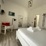 Oda ve Kahvaltı La Casa Di Nina Lecce